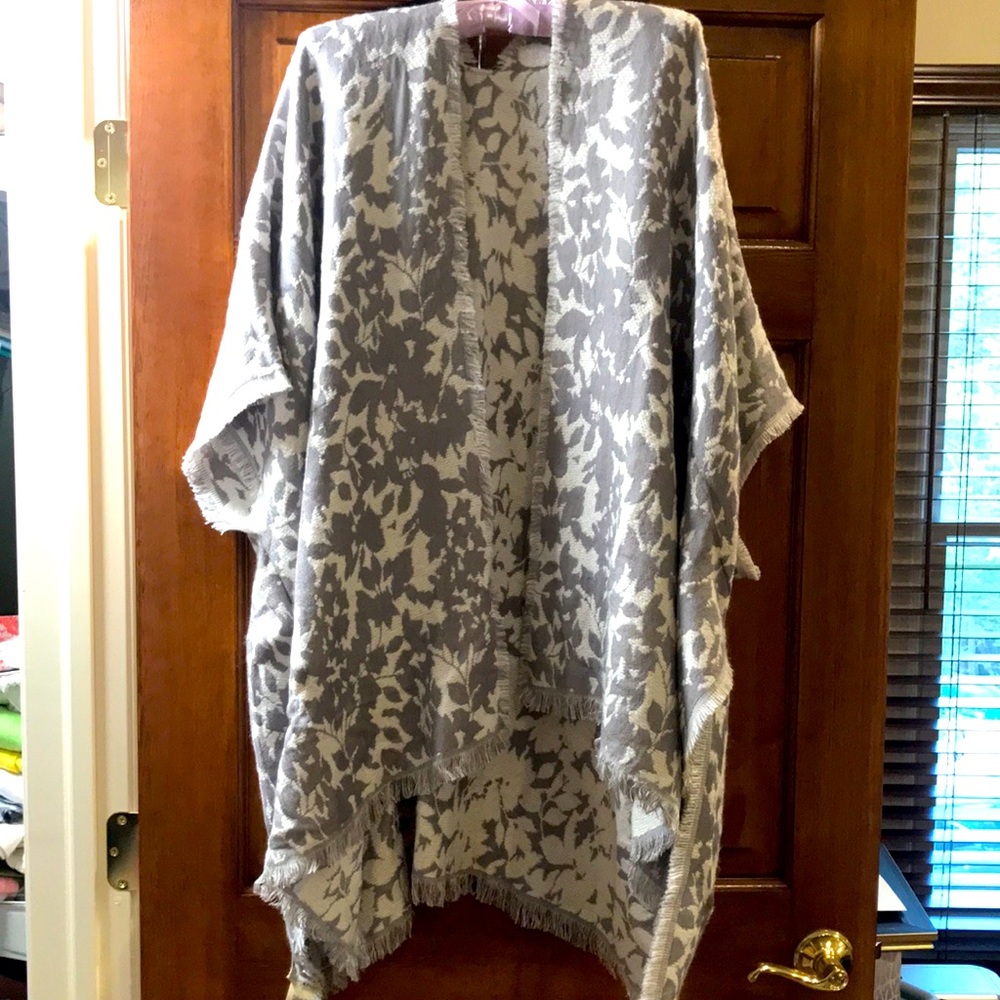 Lucky Brand Reversible Kimono